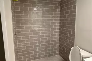 4570 Overlook Dr NE, Saint Petersburg, FL 33703 - Photo 11