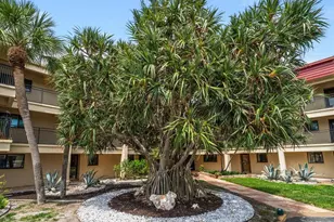 868 Bayway Blvd, Clearwater Beach, FL 33767 - Photo 37