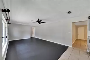 6110 N Suwanee Ave, Tampa, FL 33604 - Photo 9