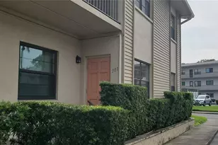 5967 Terrace Park Dr N, Saint Petersburg, FL 33709 - Photo 3