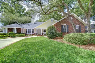 124 Barrington Dr, Brandon, FL 33511 - Photo 1