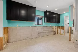 8722 Thornwood Ln, Tampa, FL 33615 - Photo 35