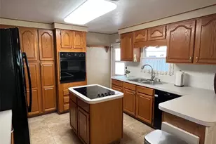 65 Sabal Palm Dr, Largo, FL 33770 - Photo 7