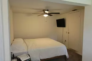 2701 47th Ave N, Saint Petersburg, FL 33714 - Photo 9