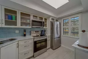 11650 Capri Cir S, Treasure Island, FL 33706 - Photo 7