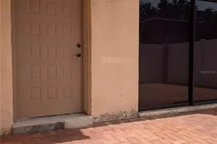 8114 Oak Trace Way, Tampa, FL 33634 - Photo 5