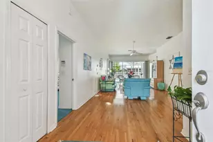 5001 Queen Palm Terrace NE, Saint Petersburg, FL 33703 - Photo 23