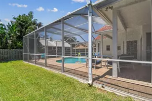 5001 Queen Palm Terrace NE, Saint Petersburg, FL 33703 - Photo 21