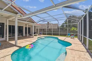 5001 Queen Palm Terrace NE, Saint Petersburg, FL 33703 - Photo 17