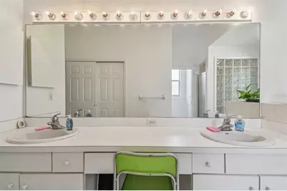 5001 Queen Palm Terrace NE, Saint Petersburg, FL 33703 - Photo 61