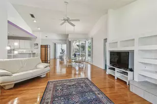 5001 Queen Palm Terrace NE, Saint Petersburg, FL 33703 - Photo 37