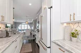 2807 W Hawthorne Rd, Tampa, FL 33611 - Photo 11