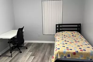 8423 Edgewater Pl Blvd, Tampa, FL 33615 - Photo 17