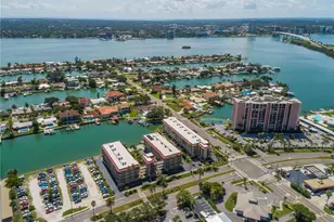 105 Island Way, Clearwater Beach, FL 33767 - Photo 21