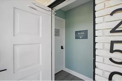 4250 W Bay To Bay Boulevard, Tampa, FL 33629 - Photo 9