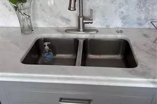 880 Mandalay Ave, Clearwater Beach, FL 33767 - Photo 9