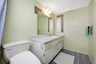 1100 E Bay Dr, Largo, FL 33770 - Photo 39