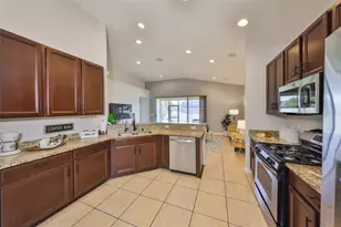 11408 Coventry Grove Cir, Lithia, FL 33547 - Photo 21