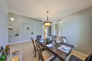 11408 Coventry Grove Cir, Lithia, FL 33547 - Photo 9