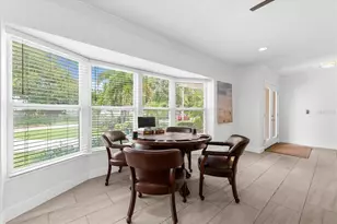 125 Carlyle Dr, Palm Harbor, FL 34683 - Photo 17