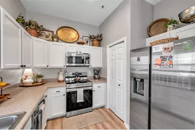 456 Bayou Village Drive, Tarpon Springs, FL 34689 - Photo 9