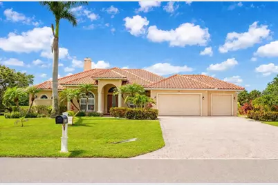 6120 9th Avenue Circle NE, Bradenton, FL 34212 - Photo 1