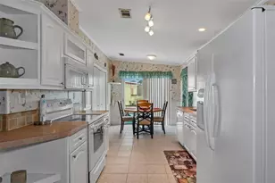 9155 Fontaine Dr, Brooksville, FL 34613 - Photo 13
