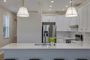 330 Lang Ct N, Saint Petersburg, FL 33701 - Photo 17