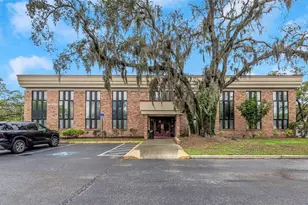 10320 N 56th St, Temple Terrace, FL 33617 - Photo 1