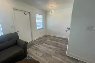 2011 58th Ave N, Saint Petersburg, FL 33714 - Photo 9