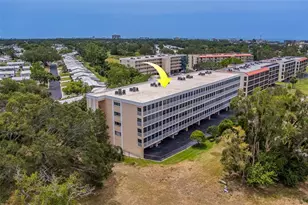 9510 Harbor Greens Way, Seminole, FL 33776 - Photo 37