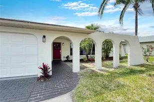 9907 Island Harbor Dr, Port Richey, FL 34668 - Photo 3