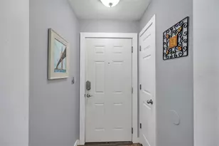 5260 Coquina Key Dr SE, Saint Petersburg, FL 33705 - Photo 3