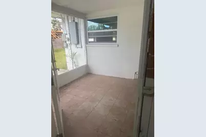 4824 Huntington Street NE, Saint Petersburg, FL 33703 - Photo 9