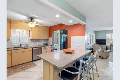 4700 Cove Circle #301, Saint Petersburg, FL 33708 - Photo 13