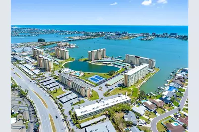 4700 Cove Circle #301, Saint Petersburg, FL 33708 - Photo 47