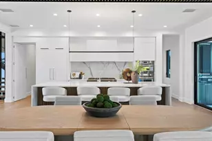 2087 Michigan Ave NE, Saint Petersburg, FL 33703 - Photo 11