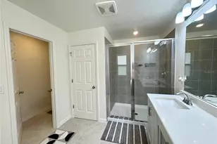 37489 MacKenzie Dr, Zephyrhills, FL 33540 - Photo 21