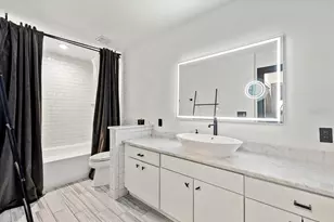 175 S 2nd Street S, Saint Petersburg, FL 33701 - Photo 17