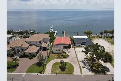 3227 Bayshore Boulevard NE, Saint Petersburg, FL 33703 - Photo 3