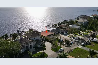 3227 Bayshore Boulevard NE, Saint Petersburg, FL 33703 - Photo 21