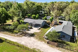 39252 Kimberly Ave, Zephyrhills, FL 33540 - Photo 9