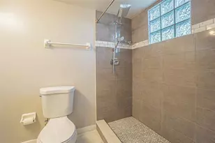 3002 W Cleveland St, Tampa, FL 33609 - Photo 13