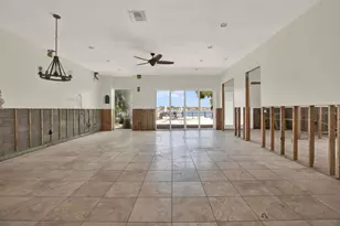 3800 Shore Acres Blvd NE, Saint Petersburg, FL 33703 - Photo 15