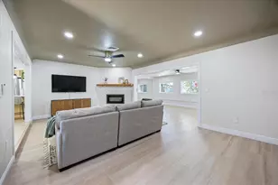 6875 11th Ave N, Saint Petersburg, FL 33710 - Photo 9