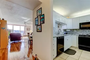 7465 Bay Island Dr S, South Pasadena, FL 33707 - Photo 15