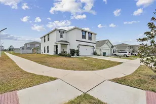 7380 Sail Clover Ln, Zephyrhills, FL 33540 - Photo 5