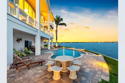 11000 8th Street E, Treasure Island, FL 33706 - Photo 7