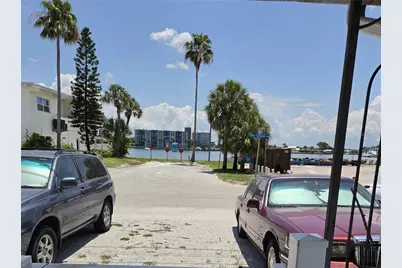 580 Bay Esplanade, Clearwater Beach, FL 33767 - Photo 19