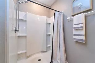 10826 Trailing Vine Dr, Tampa, FL 33610 - Photo 41